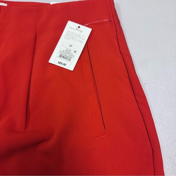 A New Day Women’s Red Midi Shorts w/Stretch Size 17 - Picture 6 of 9